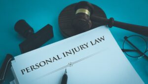 London personal injury solicitors providing excellent legal advice to an injured client filing an accident claim.